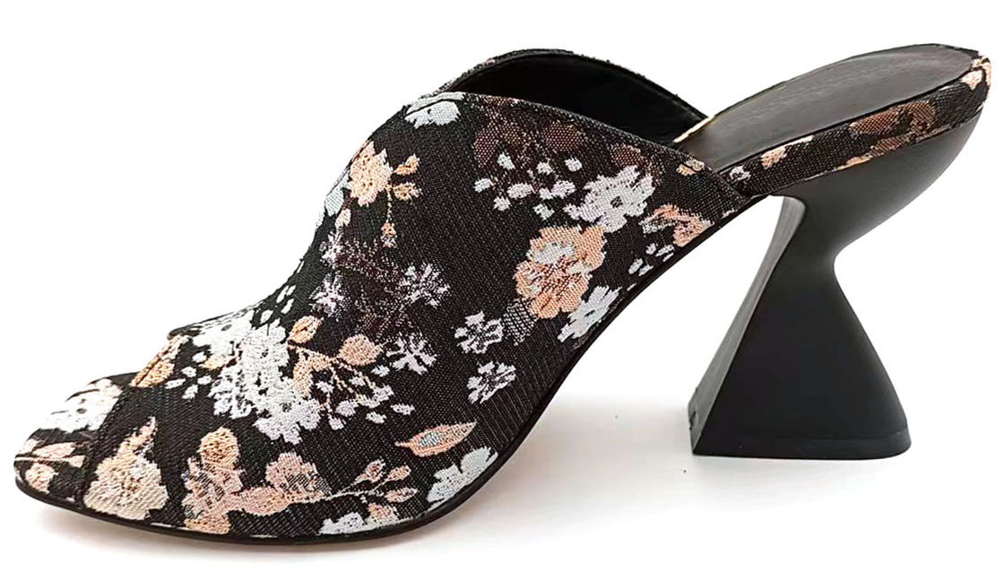 Bông hoa Jacquard cao Vamp Peep Toe Mule với bánh điêu khắc đứng gót